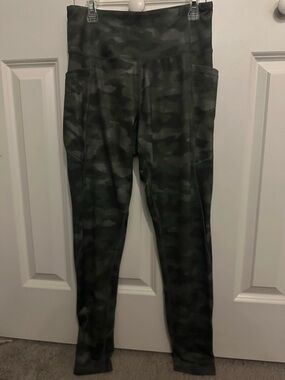 tek gear Green Camo Leggings with Side Pockets